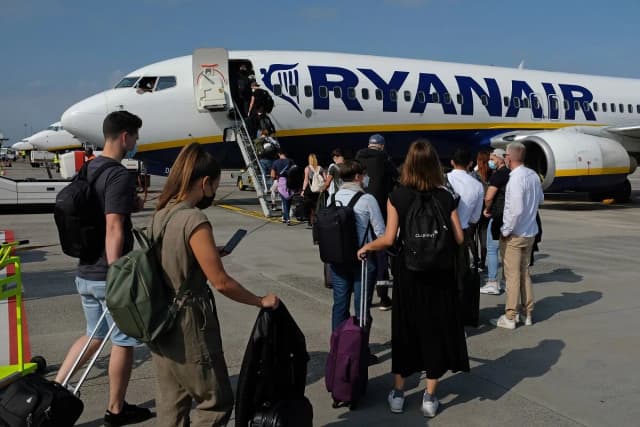 Odprawa w Ryanair: ile przed odlotem unikniesz stresu i opłat?