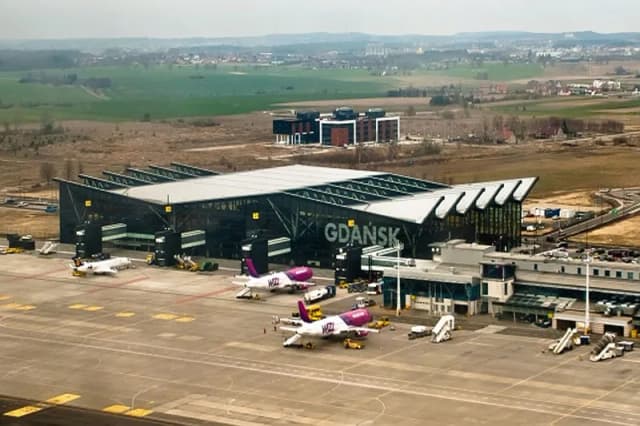 Ile kosztuje parking na lotnisku w Gdańsku? Sprawdź najtańsze opcje